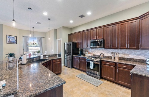 Plant City House | Casa Parma-Private Home-Screened Patio-10