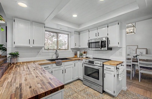 Littleton House | Casa Pine & Oak - 2BD+Den/3BA, Centennial, CO