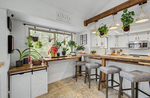 Littleton House | Casa Pine & Oak - 2BD+Den/3BA, Centennial, CO