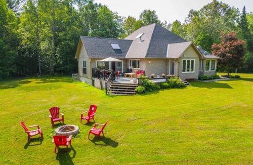 Rama Cottage | Casa ~ Pool ~ Fire Pit ~ BBQ