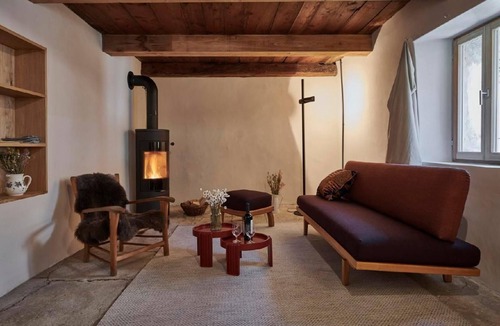 Aurigeno House | Casa Portico - Foundation Holidays in a listed building