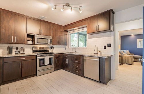 Chandler House | Casa Puerta Azul-Best Location!