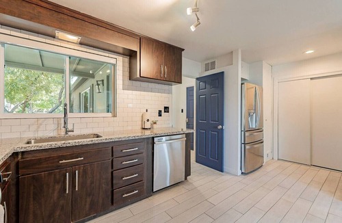 Chandler House | Casa Puerta Azul - Best Location!
