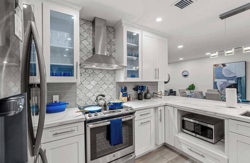 Poinsettia Heights House | Casa Pura Vida, Heated Pool + Hot Tub