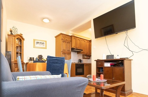 Pile House | Casa Radha Bella - Two Bedroom Holiday Home