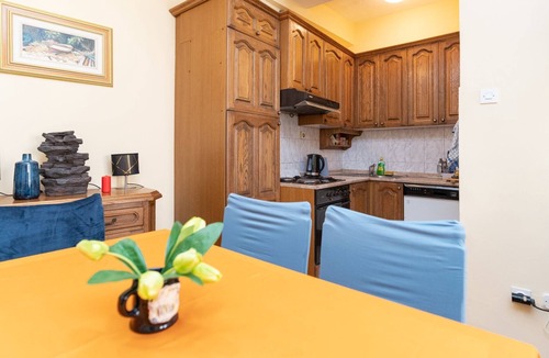 Pile House | Casa Radha Bella - Two Bedroom Holiday Home