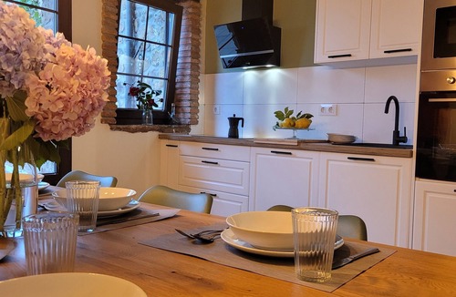 Los Corrales de Buelna House | Casa Reformada en Pleno Corazón de Cantabria Para Disfrutar en Familia