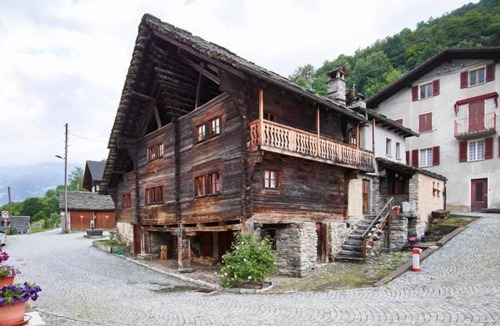 Lavorgo House | Casa Regina - Holidays in a listed building