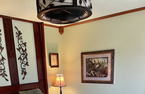 Mammoth Spring House | Casa Rio Family Friendly Spring River Front Home!