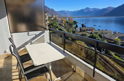 Cardada Apartment | Casa Rivapiana: 1.5-room apartment with exceptional lake view and balcony