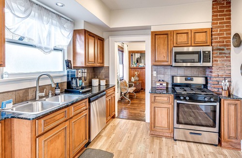 Mesta Park House | Casa Rivera Uptown with 2 king beds