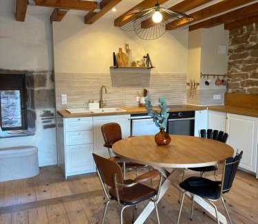 Montjaux House | Casa Rocatalhada, petit cocon surplombant la Muse