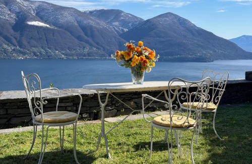 Ronco sopra Ascona House | Casa Rocca Nera by HolAp