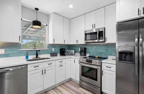 Rockport Villa | Casa Rockport - Waterfront + Pet Friendly