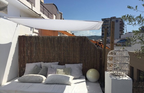 Sitges Town Center House | Casa Roma Sitges 2 bedrooms2 bathrooms apartment with terrace