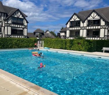 Cabourg Apartment | Casa Romantica