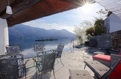 Porto Ronco House | Casa Rondine by Fewotessin