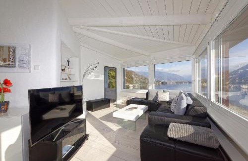 Porto Ronco House | Casa Rondine by Fewotessin