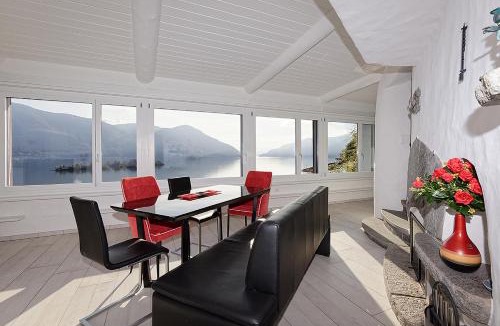 Porto Ronco House | Casa Rondine by Fewotessin