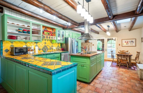 Taos House | Casa Rosa | Hot Tub + Patio | Pet Friendly