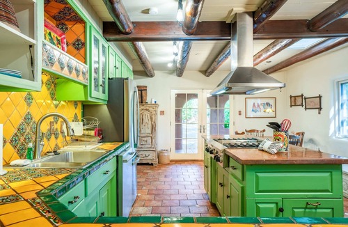 Taos House | Casa Rosa | Hot Tub + Patio | Pet Friendly