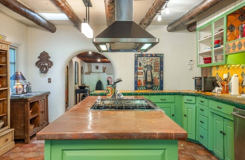 Taos House | Casa Rosa | Hot Tub + Patio | Pet Friendly