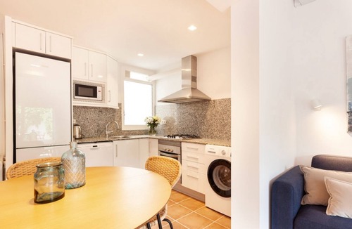 Vilassar de Mar Apartment | Casa Rosari I - Garden & Private Parking