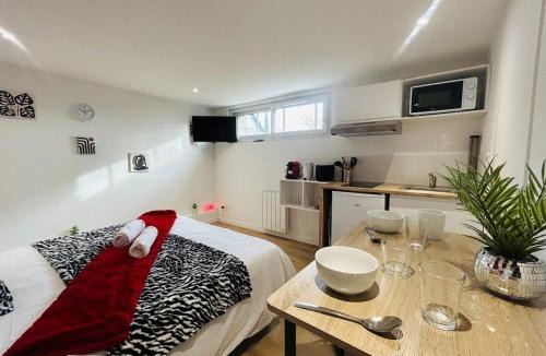 Les Ponts-de-Ce Apartment | Casa Rubis