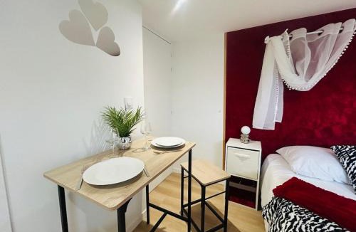 Les Ponts-de-Ce Apartment | Casa Rubis