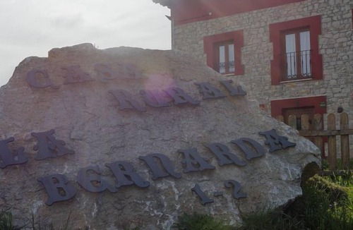 Basconcillos del Tozo Cottage | Casa Rural La Bernarda for 16 people