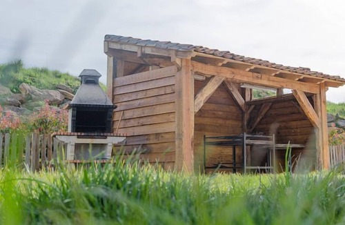 Basconcillos del Tozo Cottage | Casa Rural La Bernarda for 16 people