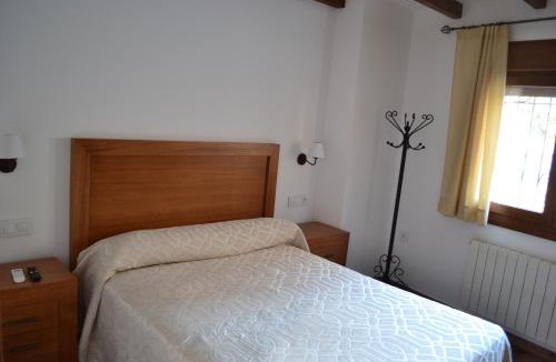 Fuenlabrada de los Montes House | Casa Rural La Madroña