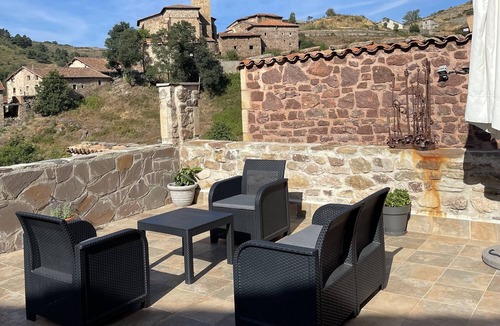 Montenegro de Cameros Apartment | Casa Rural La Costanilla for 4 people