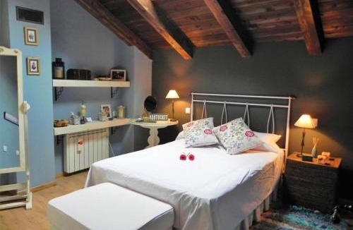 Peralejos de las Truchas House | Casa Rural " LA PARRA"