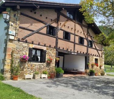 Arbatzegi-Gerrikaitz House | Casa Rural Astorkigoikoa