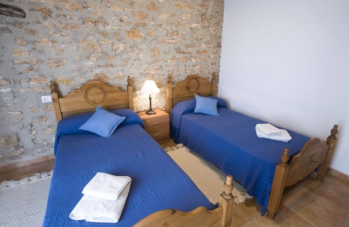 San Jorge House | Casa Rural Carmens: Espacio Amplio y Tranquilo Para Grupos Grandes