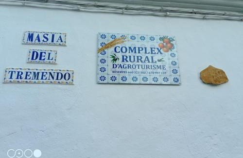 Camarles House | Casa Rural COMPLEX MASIA DEL TREMENDO y Agroturismo