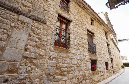 Horta de Sant Joan House | Casa rural con mucho encanto, en un entorno mágico