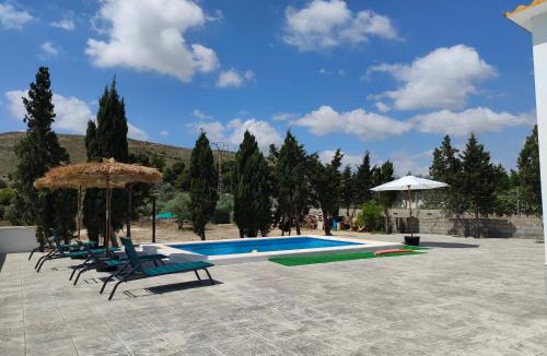 Elche Villa | Casa rural con piscina climatizada y barbacoa a 10 km de Alicante y playas, 3000 m2 de terreno