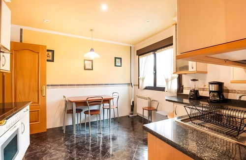 Leitza Villa | Casa Rural Juanikoenea – Traditional House with Garden and Jacuzzi in Leitza