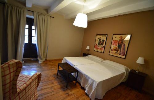 Valoria la Buena House | Casa Rural La Plaza