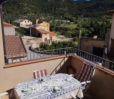 Rafales House | CASA RURAL LES ROQUETES