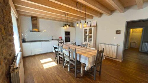 Salces House | Casa Rural Monte Regaliz