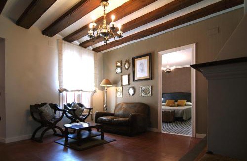 Malon House | Casa Rural Palacete Magaña