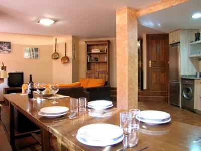 Burgui House | Casa Rural Urandi I