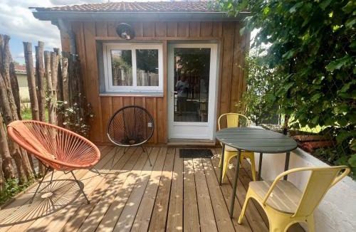 Villenave-d'Ornon Ski Chalet | Casa Saint-Bris