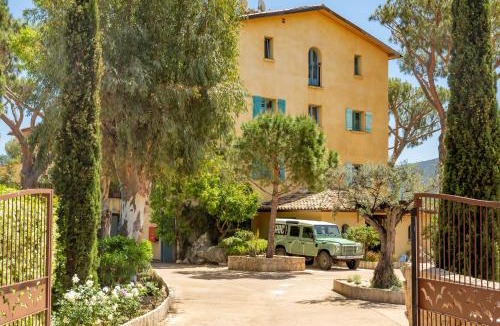 Porto-Vecchio Hotel | Casa Santini x Roc Seven