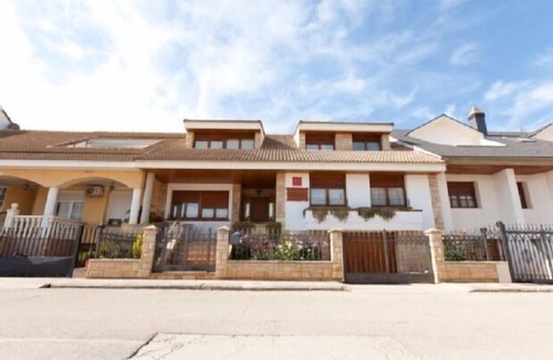 Cabanillas Cottage | Casa Senda Bardenas for 18 people