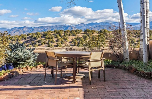 Casas de San Juan House | Casa Serenata: Monthly Luxury Home, Panoramic Mountain Views near Santa Fe Opera
