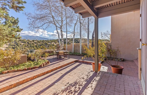 Casas de San Juan House | Casa Serenata: Monthly Luxury Home, Panoramic Mountain Views near Santa Fe Opera